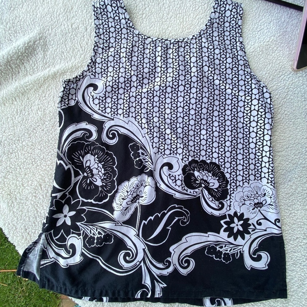 6 for$20♥️Aimee D petites. beautiful tank blouse in size petite